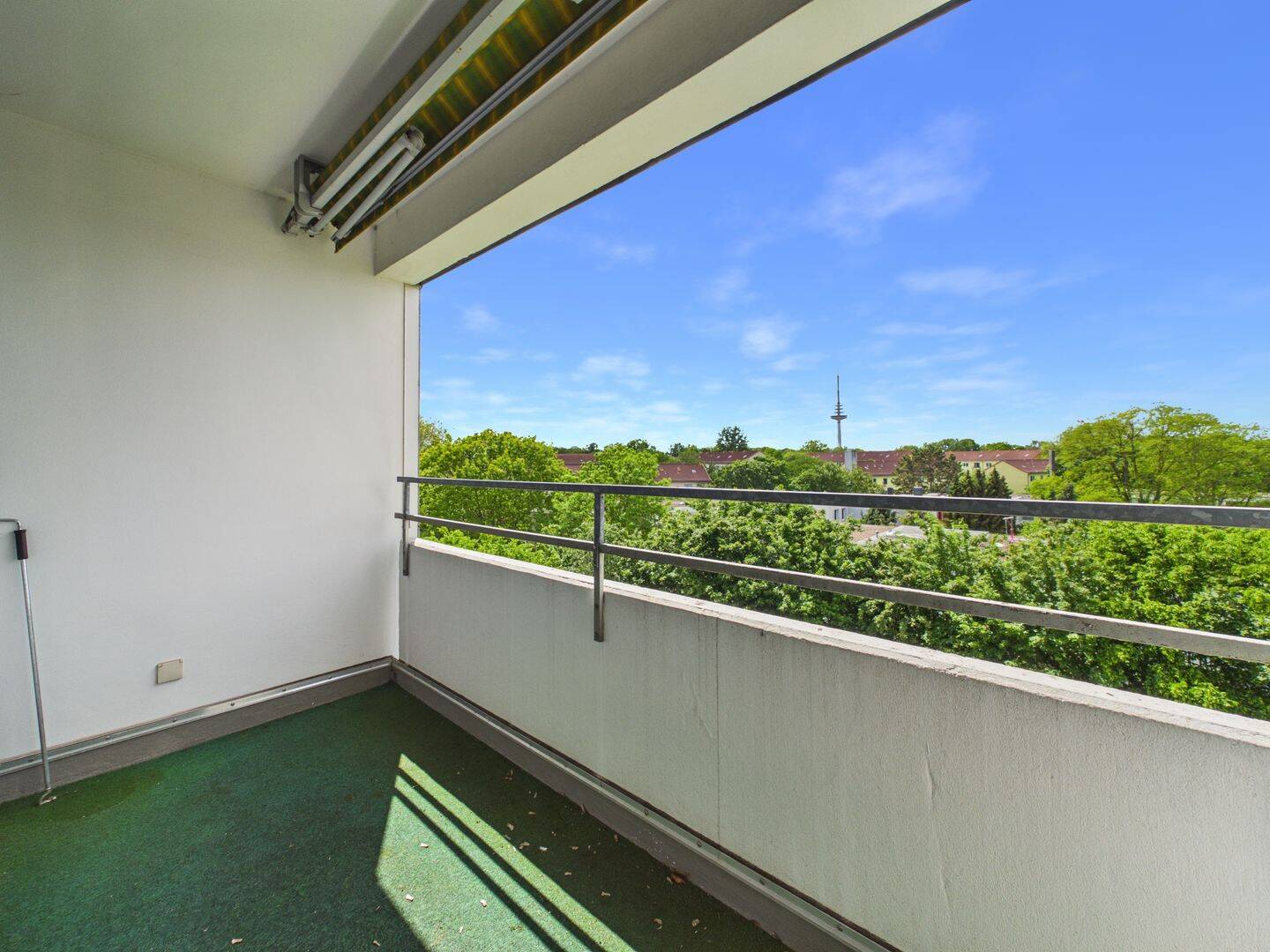 Penthousewohnung in Findorff mit Fahrstuhl, Blick ins Grüne und Potenzial – Bremen – Vorschaubild 5