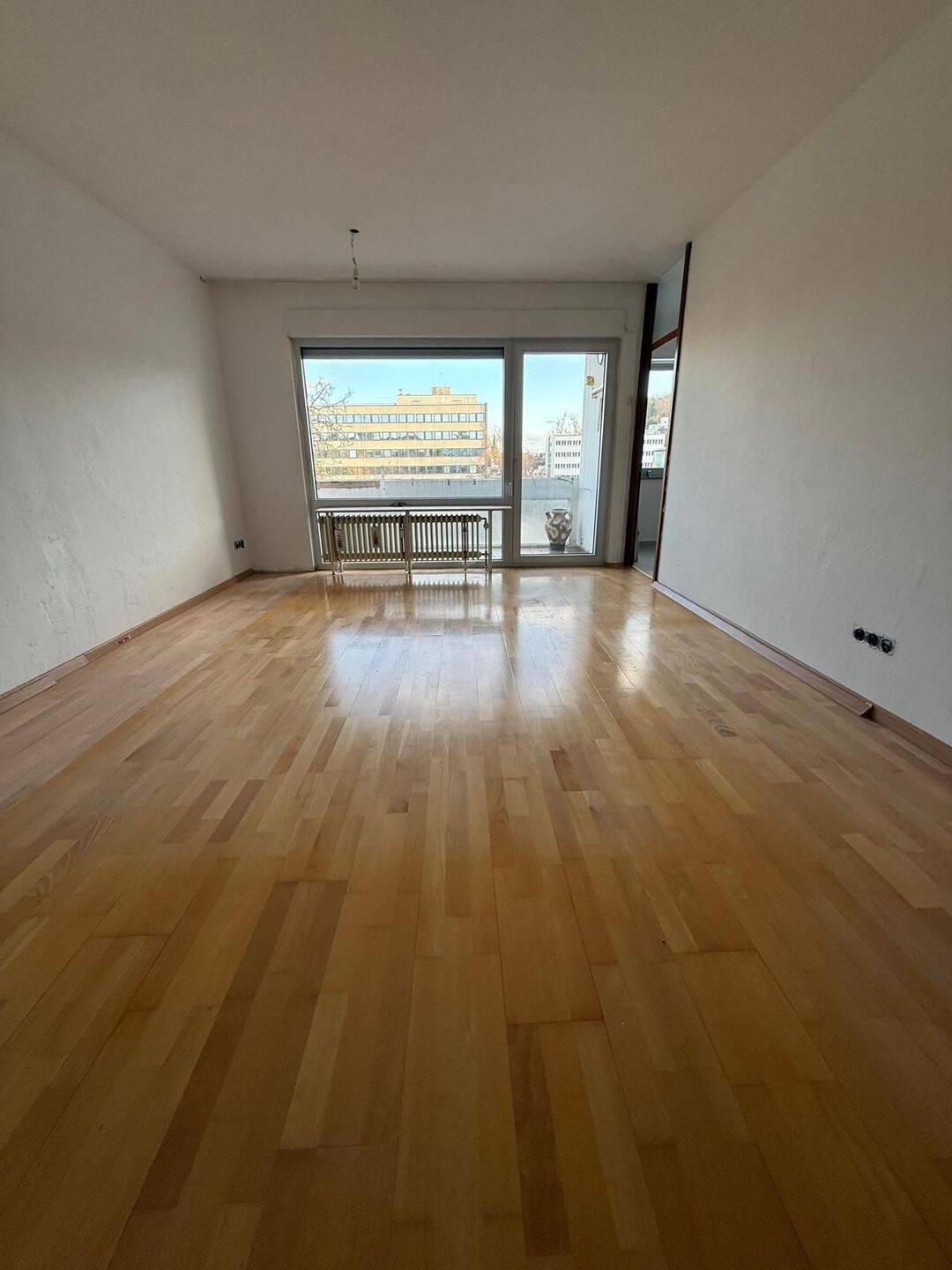 Schöne Wohnung am Schloss sucht einen NACHMIETER ab sofort – Saarbrücken – Vorschaubild 5