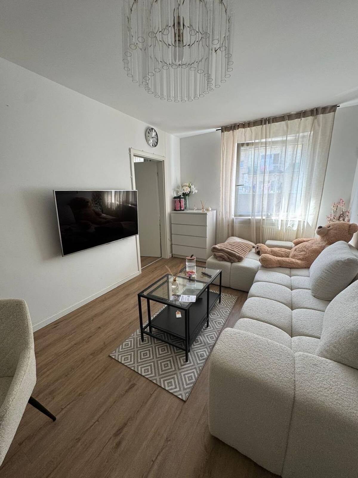 Modernisierte 2-Zimmer-Wohnung mit großem Flur, in zentraler Lage – 58095 Hagen – Bild 1 von 8