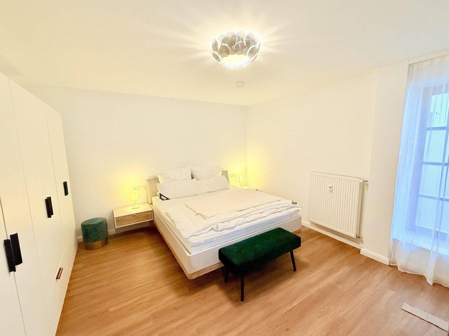 Erstbezug eines Exklusives Saniertes Möbliertes 2-Zi.-Apartment im EG in Erlangen Zentrum – Erlangen – Vorschaubild 2