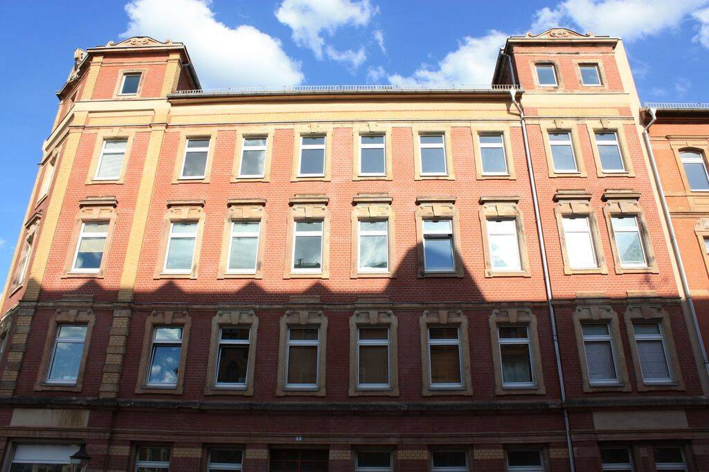 Schnuckelige Dachgeschosswohnung mit Badewanne – Chemnitz – Vorschaubild 5
