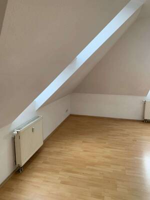 Dachgeschoss mit ruhiger Terrasse in den Innenhof – Röntgenstraße 1, 99085 Erfurt – Vorschaubild 8