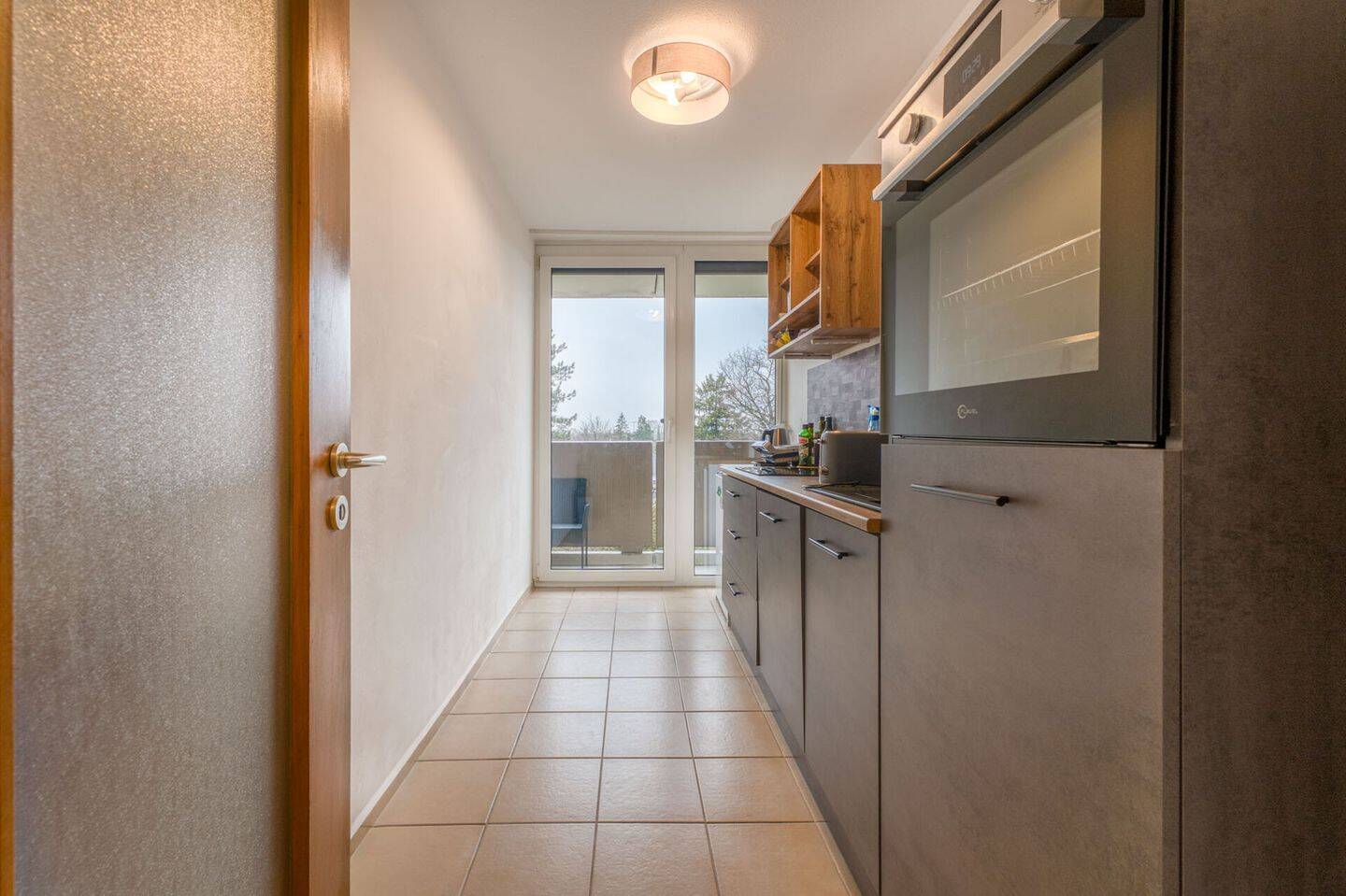 Über den Baumwipfeln: Helle 2-Zimmer-Wohnung mit Balkon in Moosach – München – Vorschaubild 8