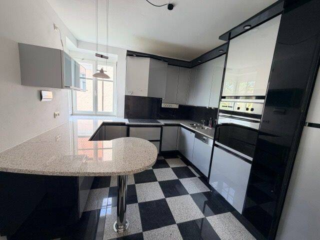 Großzügige 2-Zimmerwohnung mit EBK, Stellplatz u. Balkon im inneren Westen! – Regensburg – Vorschaubild 5