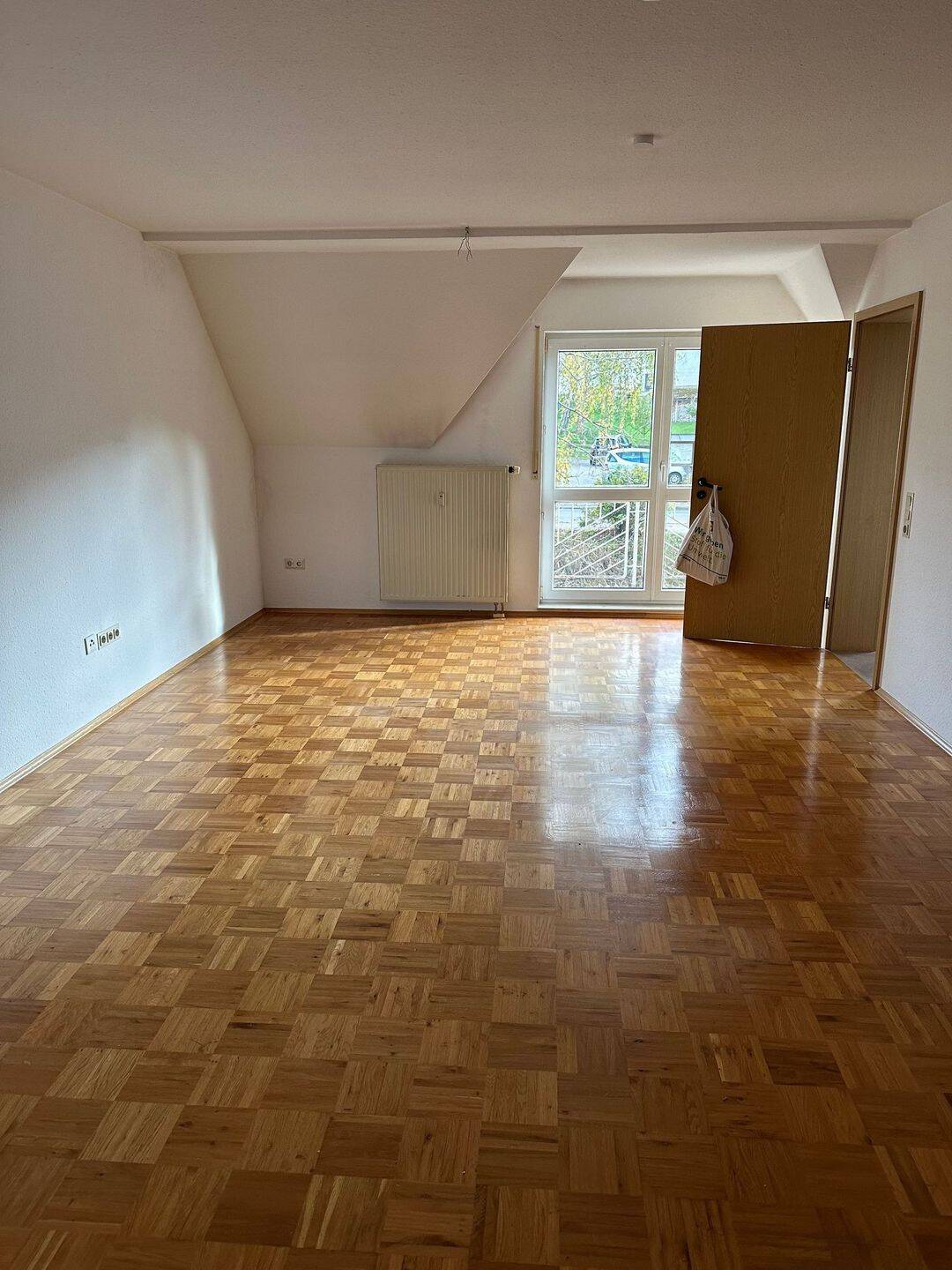 Helle 1-Zimmer-Wohnung mit Balkon und Einbauküche