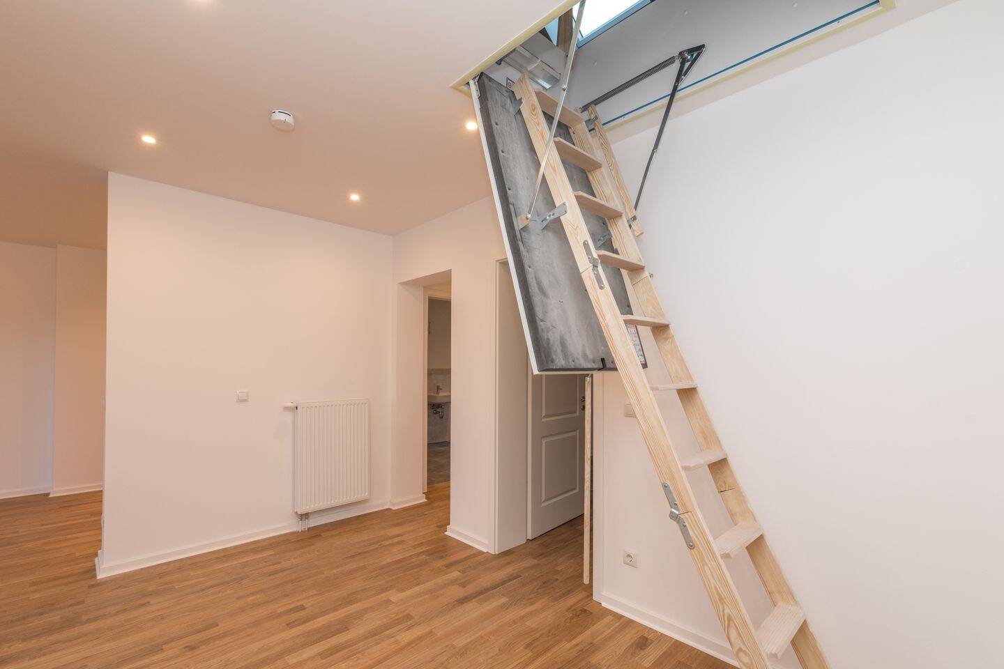 Wohnen über den Dächern - Stilvolle 2-Zimmer-Wohnung mit Loggia und Galerieebene – Leipzig – Vorschaubild 8