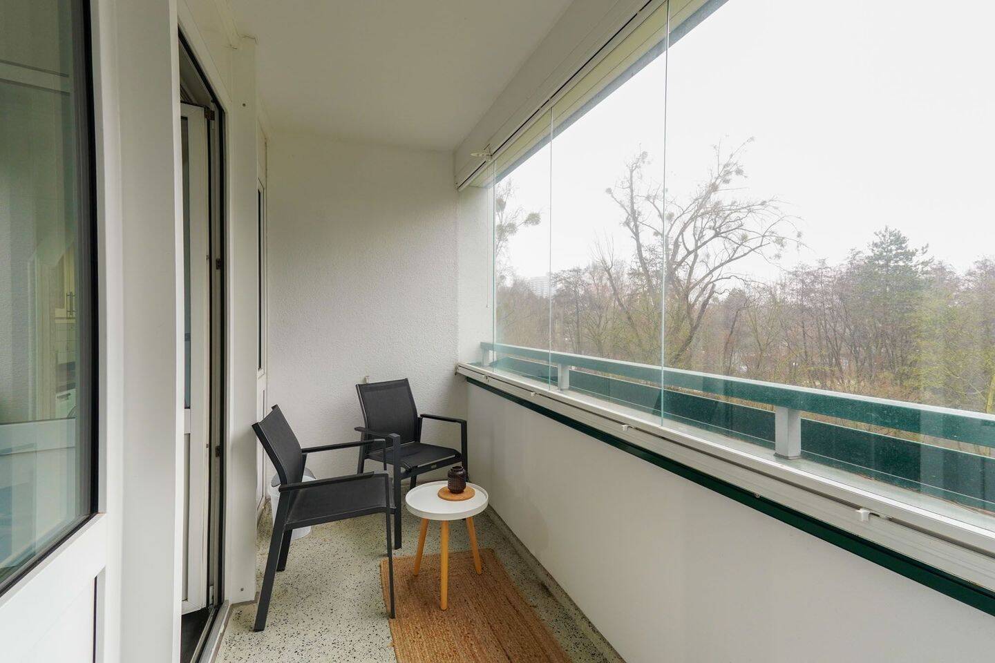 Modernisiert & lichtdurchflutet - Komfortable 2-Zimmer-Wohnung mit Balkon und Lift – Berlin – Vorschaubild 7