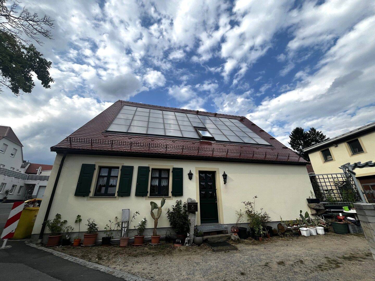 *RESERVIERT* Gepflegtes Einfamilienhaus mit Nebengebäude in Königsbrück – Königsbrück – Bild 1 von 7