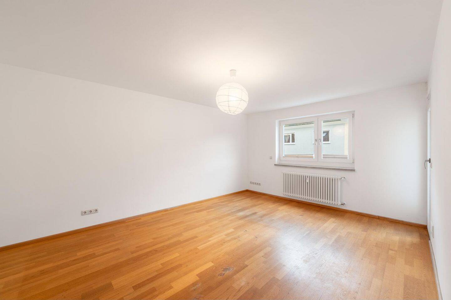 2-Zimmer Wohnung Nähe Nymphenburger Kanal. WG-geeignet. – München – Vorschaubild 3