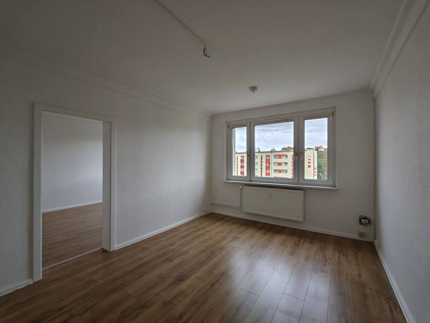 ZWEI ZIMMER in beliebter LAGE – Zwenkau – Vorschaubild 2