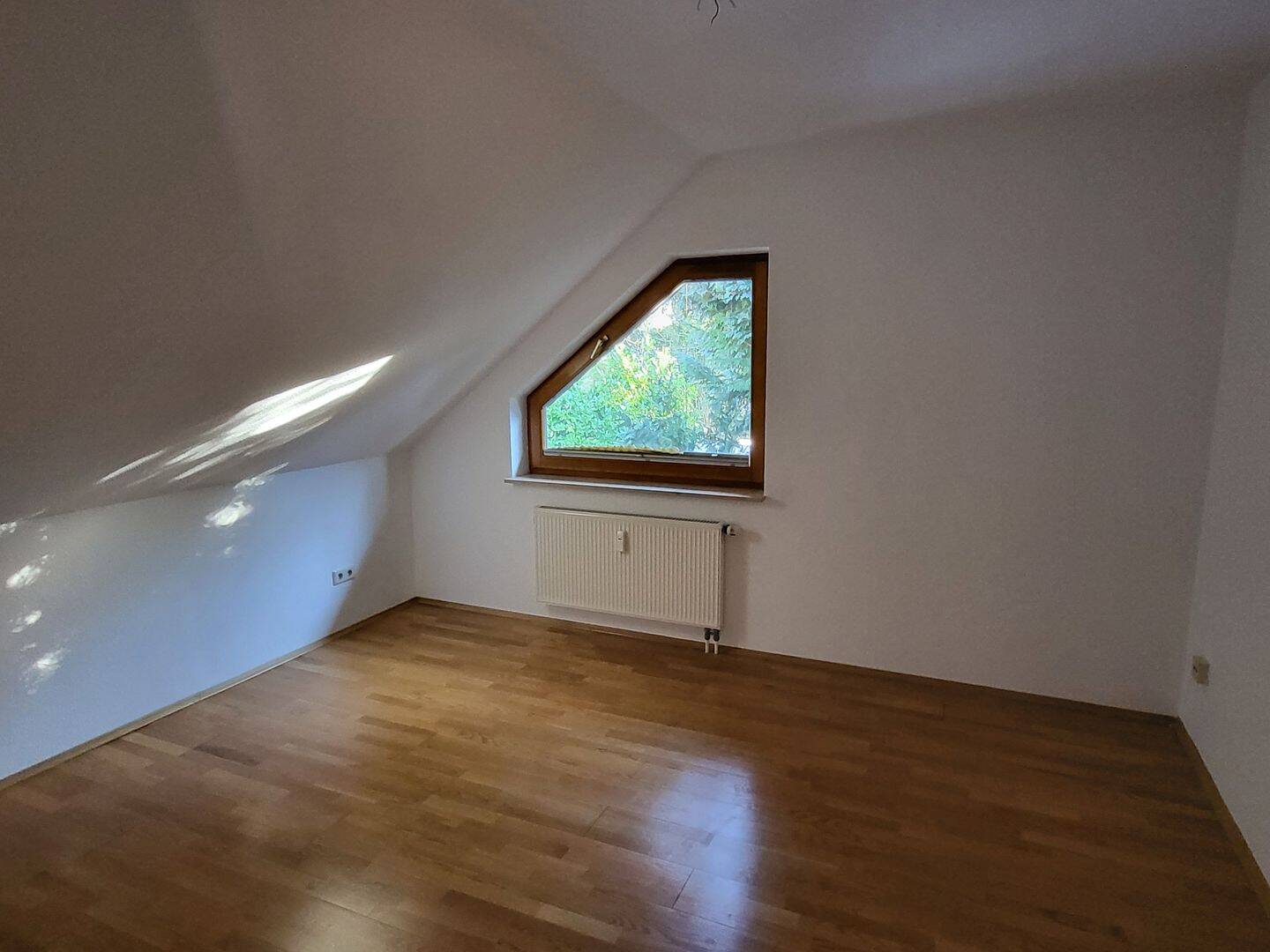 Lichtdurchflutete 2-Zimmer-Dachgeschosswohnung in schönster Lage von Bad Wilhelmshöhe – Kassel – Vorschaubild 8