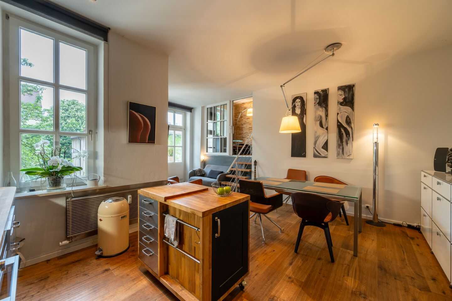 AIGNER - Altbaucharme trifft Toplage - 2,5-Zimmer Wohnung im Glockenbachviertel