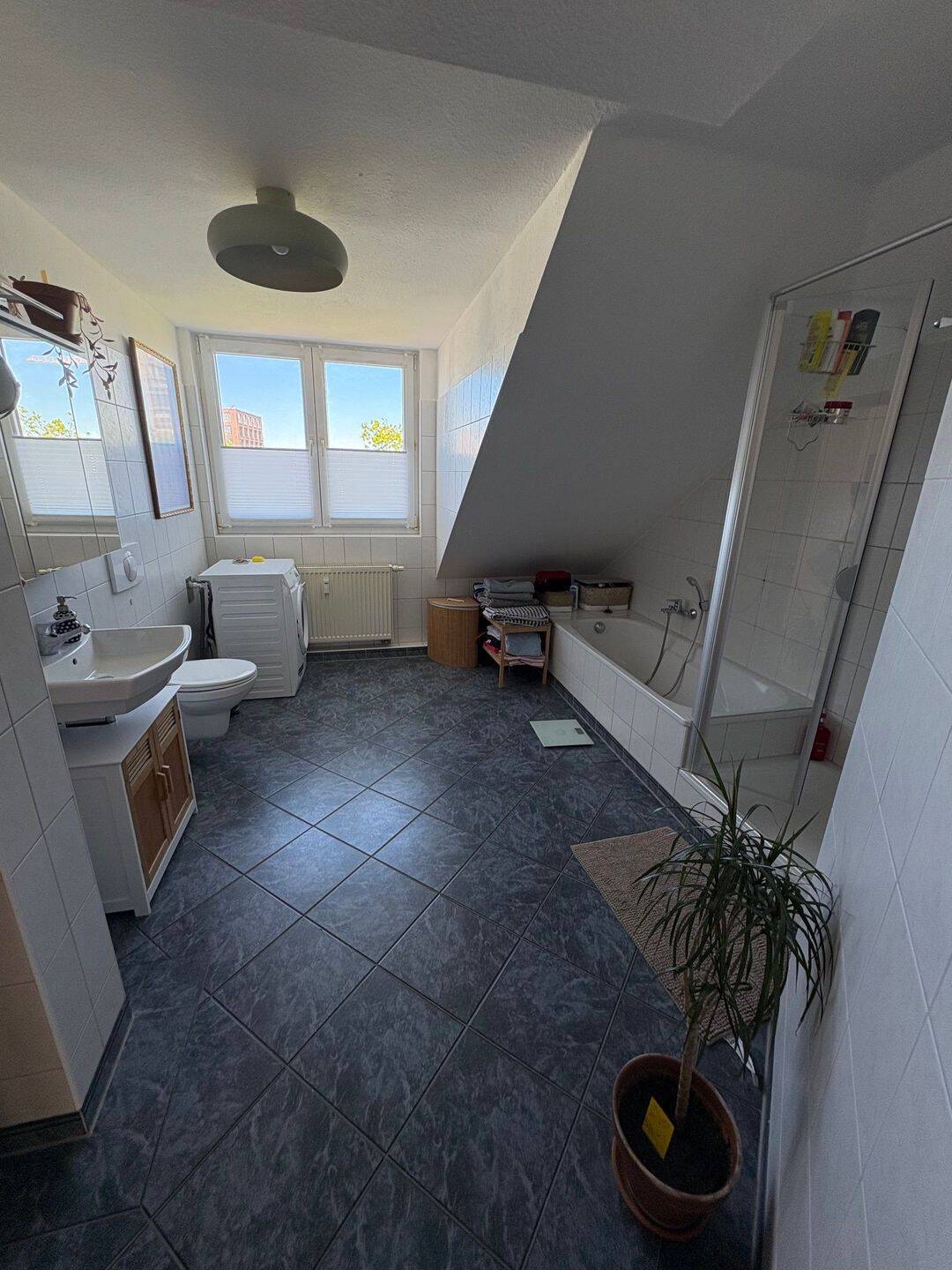Möbilierte, helle 3 Zimmerwohnung mit Garage inkl. aller Kosten – Braunschweig – Vorschaubild 5