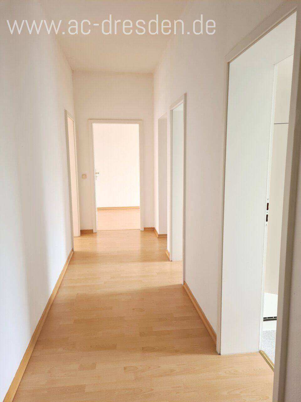 *** SOMMERAKTION - 3 Monate mietfrei *** Helle großzügige 2-Raum-Wohnung mit Einbauküche im Stadtteil Schlosschemnitz – Chemnitz – Vorschaubild 2