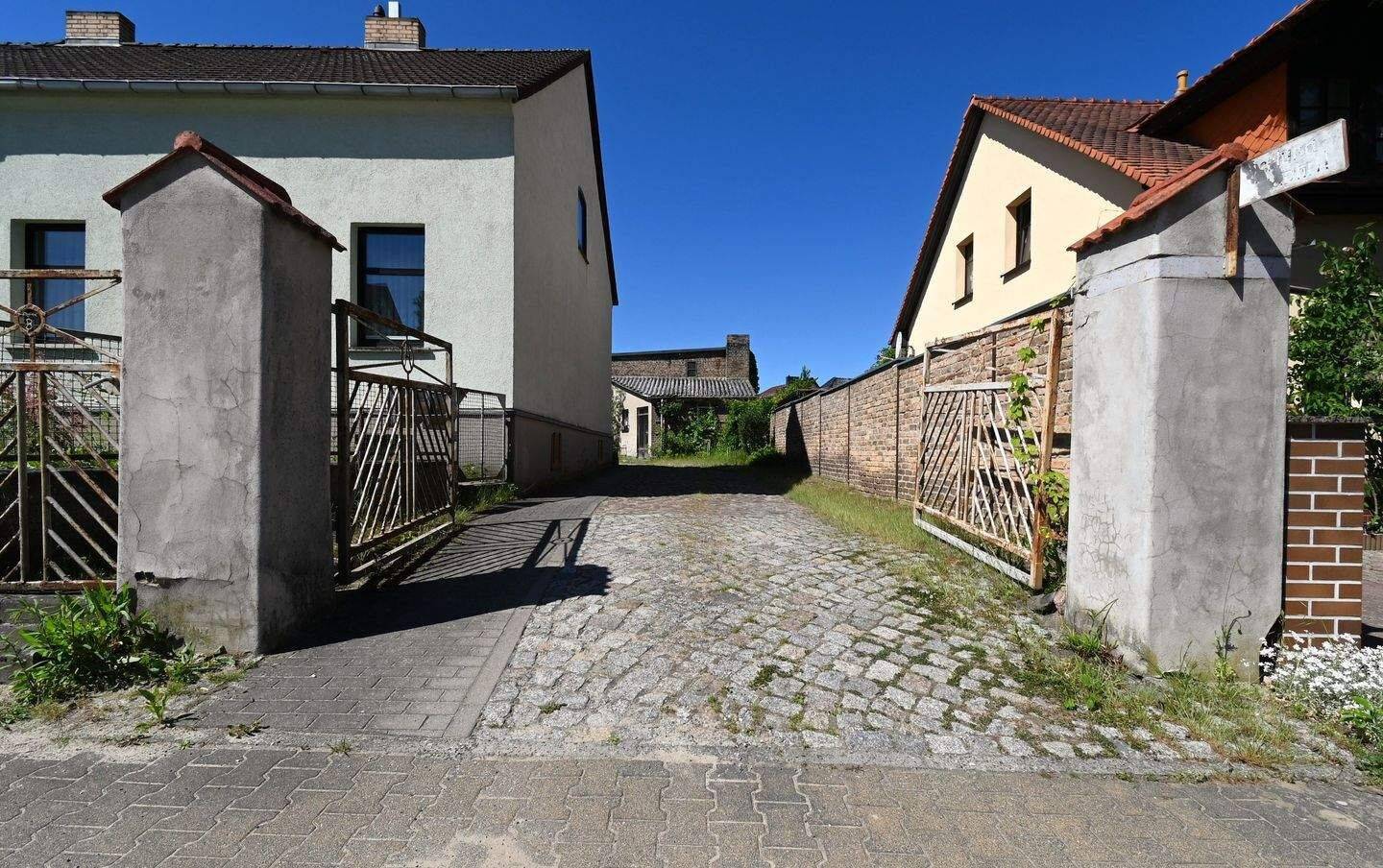 Zweifamilienhaus mit 3.705 m² Grundstück in Stadtlage! – Templin – Vorschaubild 4