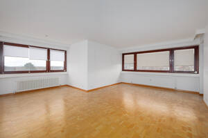 Lichtdurchflutete 4-Zimmer-Eigentumswohnung mit zwei Balkonen und Tiefgaragenstellplatz – 76229 Karlsruhe – Vorschaubild 4