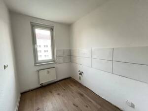 Es wird saniert! Sichere dir jetzt deine neue 4 RW mit Balkon! – 8060 Zwickau – Vorschaubild 7