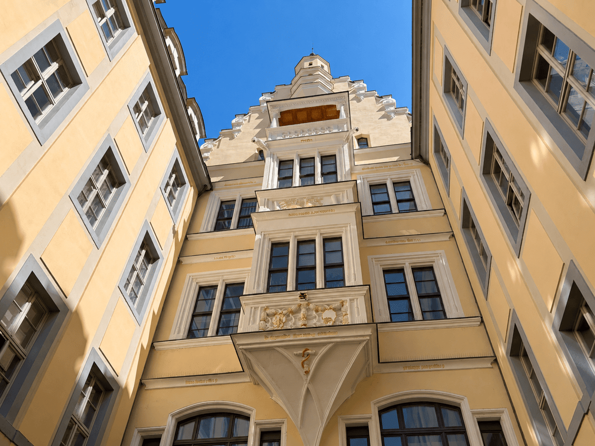 Zentraler geht nicht! 2 Raumwohnung mit neuer EBK direkt im Barthels Hof! – 4109 Leipzig – Bild 1 von 9