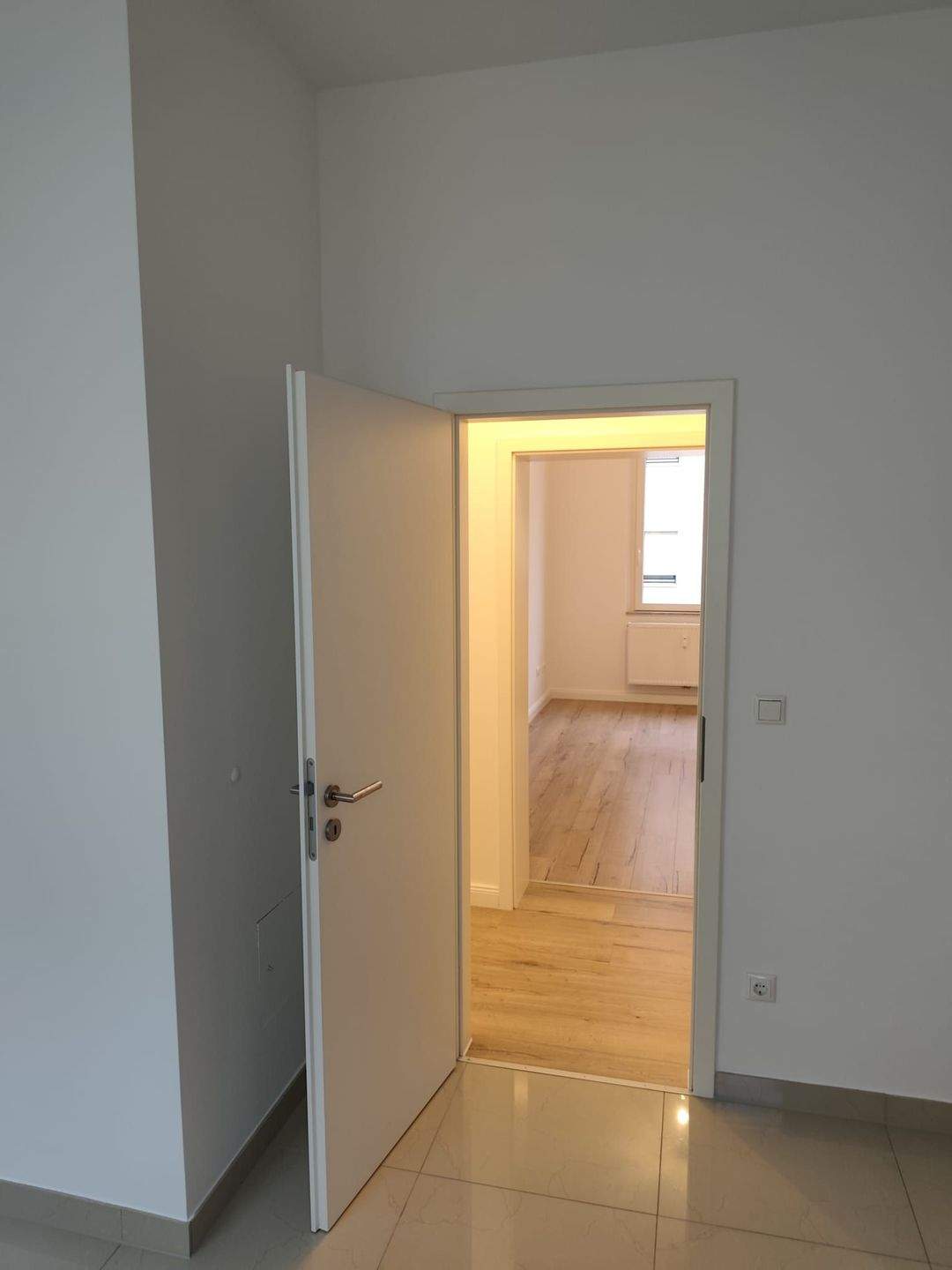 WE 4 - Sehr schöne helle und hochwertig renovierte 2-Zimmer Wohnung inkl. Einbauküche – Nürnberg – Vorschaubild 7