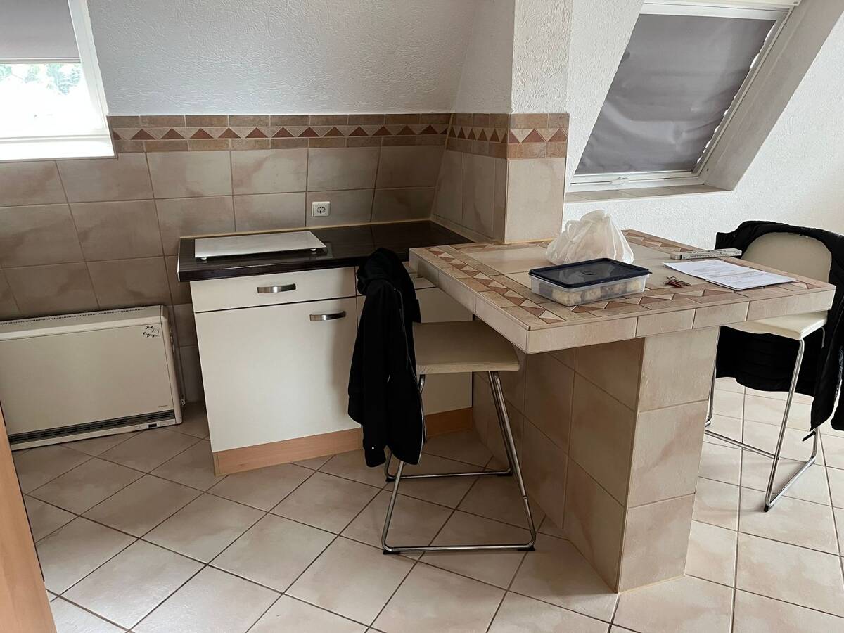 Helle 2 Zimmer DG Wohnung – 70186 Stuttgart – Bild 1 von 8