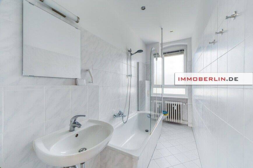 IMMOBERLIN.DE - Freundliche Altbauwohnung mit Balkonloggia zwischen City-West & Grunewald – Berlin – Vorschaubild 5