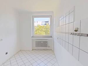 Große 3,5-Zimmer-Wohnung mit BALKON und 2 Bädern in ruhiger Wohnlage im Kölner Norden – 50767 Köln – Vorschaubild 7
