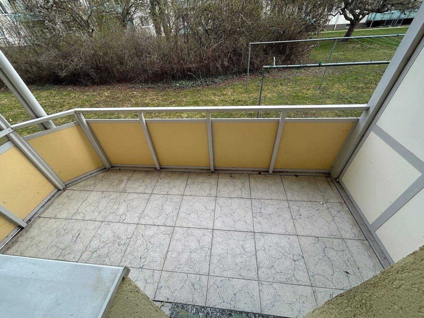 Helle Erdgeschosswohnung mit Balkon sucht neuen Mieter! – Magdeburg – Bild 1 von 9