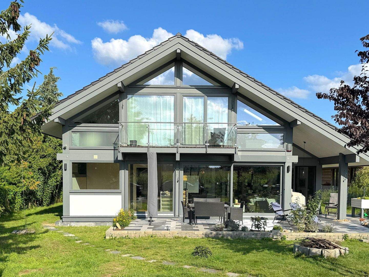 Design im Grünen - Luxuriöses Eigenheim am Rande der Märkischen Schweiz – Strausberg – Bild 1 von 9