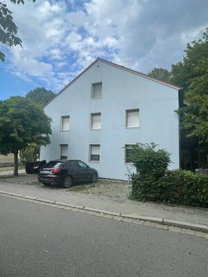 Wohn- und Geschäftshaus am beliebten Königswiesen Park von Regensburg