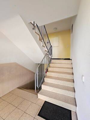 Gepflegte 3-Zimmer-Wohnung mit Balkon und Autostellplatz in Stuttgart-Bad Cannstatt – 70374 Stuttgart – Vorschaubild 2