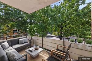 Sonnige 2-Zimmer-Wohnung mit Südbalkon & Tiefgarage in Lokstedt