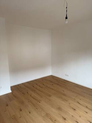 Erstbezug nach Kernsanierung | 3-Zimmer-Wohnung mit Balkon | Stuttgart-Feuerbach – 70469 Stuttgart – Vorschaubild 2