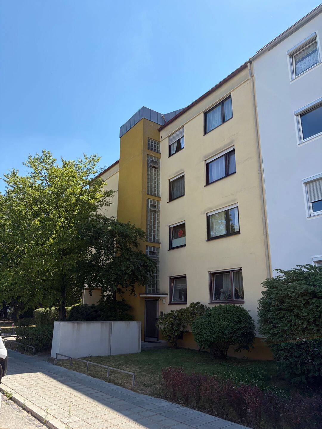 Schöne helle 3 Zimmerwohnung am Park in verkehrsberuhigter Zone von Privat
