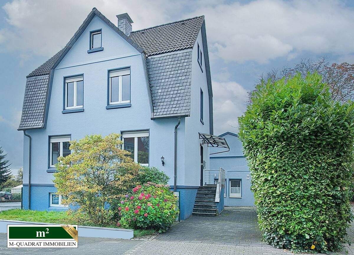 Viel Platz, viele Möglichkeiten: Ein-/Zweifamilienhaus mit separatem Bungalow in beliebter Lage! – Solingen – Bild 1 von 9