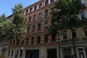 Helle, großzügige 3-Zimmer-Wohnung mit Balkon, Aufzug und Hofstellplatz in Leipzig-Volkmarsdorf