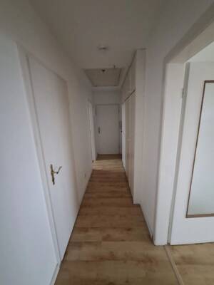 Helle 2- Zimmer Dachgeschosswohnung – 22047 Hamburg – Vorschaubild 3