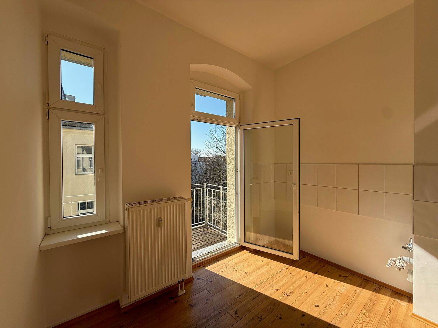 Bezugsfreie, lichtdurchflutete 2-Zi.-Altbauwohnung mit Balkon und optimalem Grundriss nahe Weißensee – Berlin – Vorschaubild 5