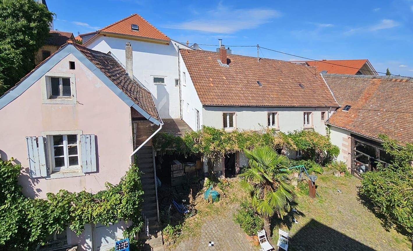 Denkmalgeschütztes Herrenhaus aus dem Jahr 1839 ! Ausbaufähige Wohnfläche bis zu 600 m² ! – Neustadt an der Weinstraße – Vorschaubild 2