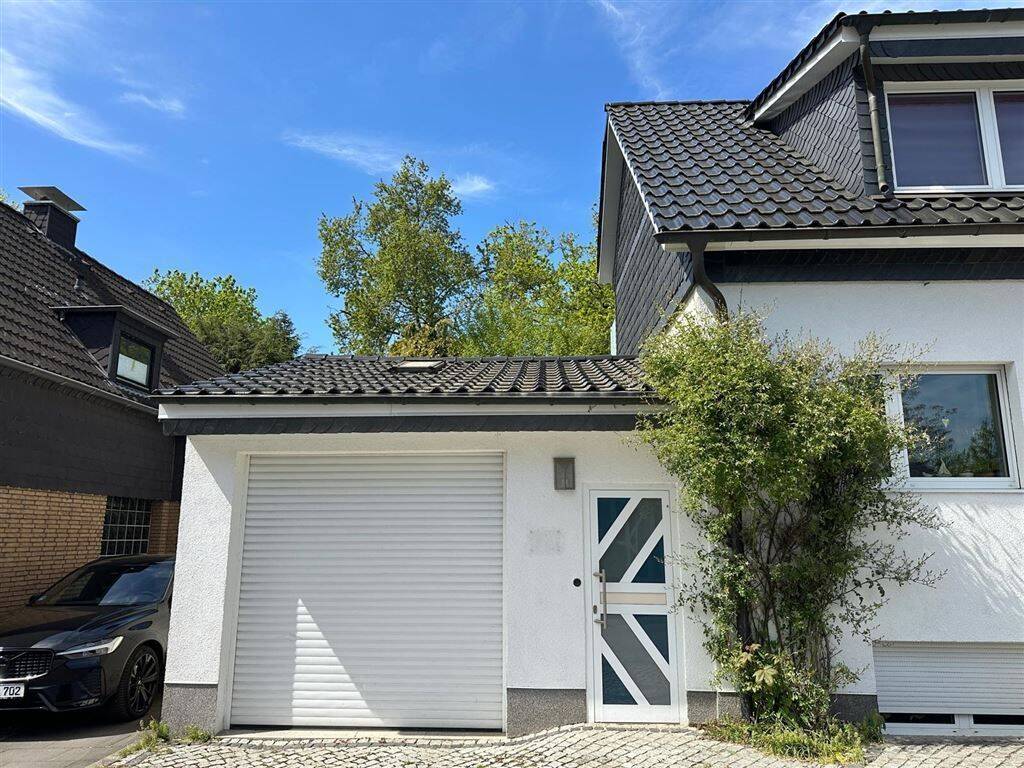 Wohnen in charmanter Lage, ETW im freist. Wohnhaus, gr. Gartenanl. Schimmteich, 2 Garagen – Essen – Vorschaubild 3