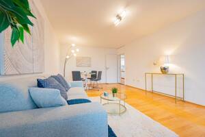 FIRSTPLACE - Helle 2-Zimmer-Wohnung mit schönem Ausblick und Süd-Loggia – 81737 München – Vorschaubild 7
