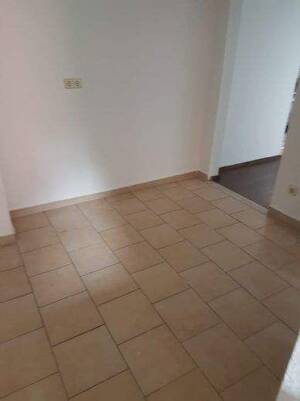 2-Raum-Wohnung mit Kaminofen, EBK und Wanne in zentraler Lage – 99085 Erfurt – Vorschaubild 8