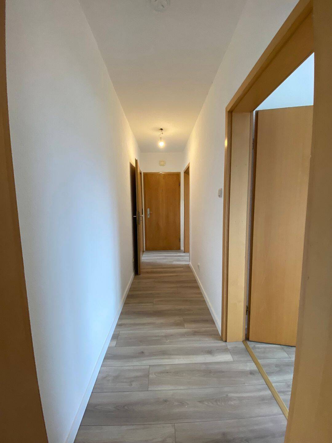 Klein aber fein! Renovierte Dachgeschosswohnung in Bottrop – Bottrop – Vorschaubild 3