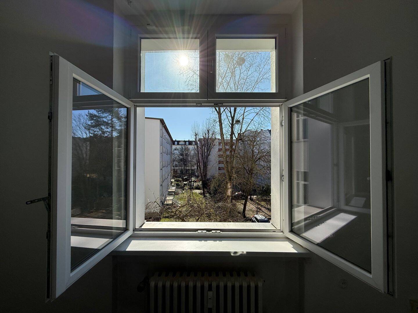Bezugsfreies 1-Zimmer-Studio-Apartment mit südlicher Hofausrichtung, Toplage von Berlin-Wilmersdorf! – Berlin – Vorschaubild 9