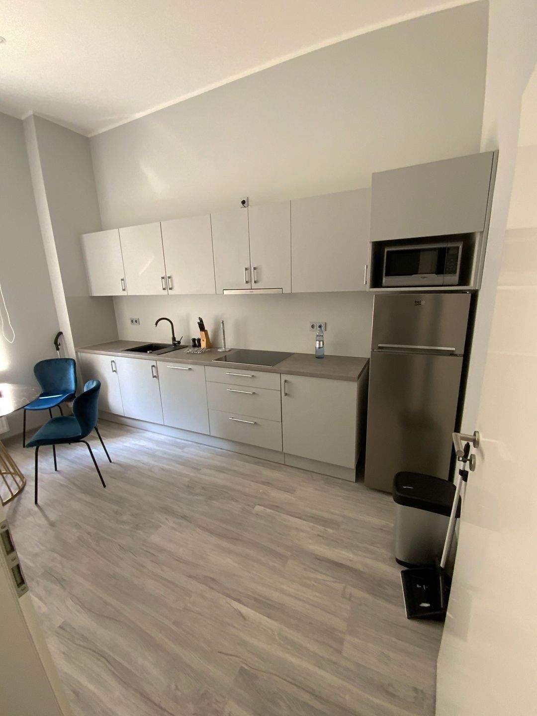Ready to move in: Stilvolles Business-Apartment (vollmöbliert) in Düsseldorf-Stadtmitte – All-inclusive! – Düsseldorf – Vorschaubild 5