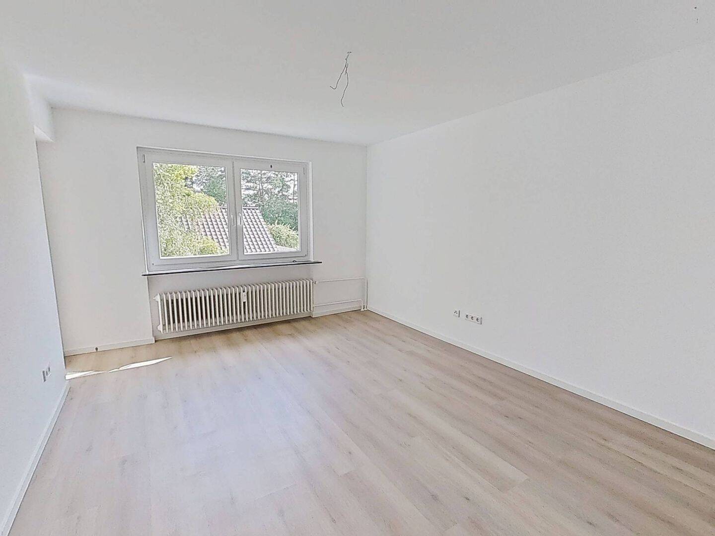 **SANIERT** Lichtdurchflutete 3-Zimmer-Wohnung mit BALKON