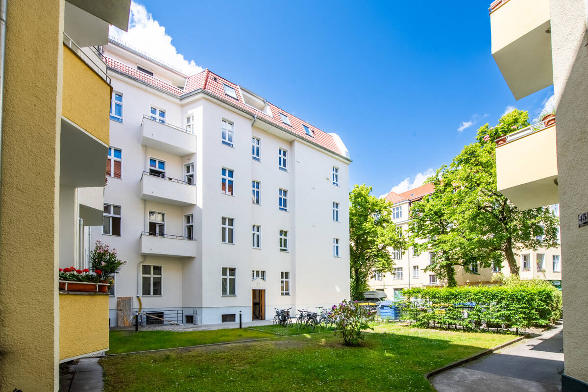 NEUER PREIS: Besichtigen, verlieben, einziehen - sanierte 2-Zimmer-Gründerzeit-Wohnung mit Balkon – 12163 Berlin – Bild 1 von 9