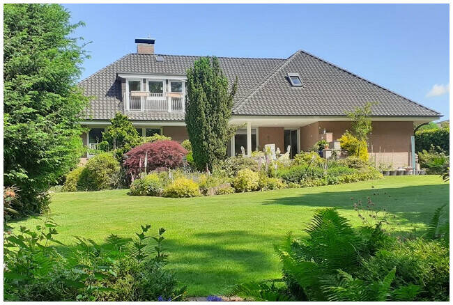 Architektenhaus mit See-Baugrundstück in toller Lage von Stade – Stade – Bild 1 von 9