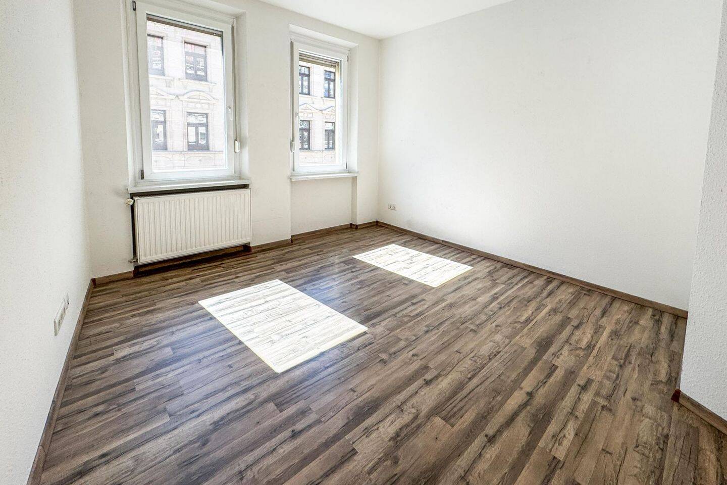 Bezugsfreie 4-Zimmer-Wohnung mit Balkon und zwei Bädern im Herzen von Fürth – Fürth – Vorschaubild 7