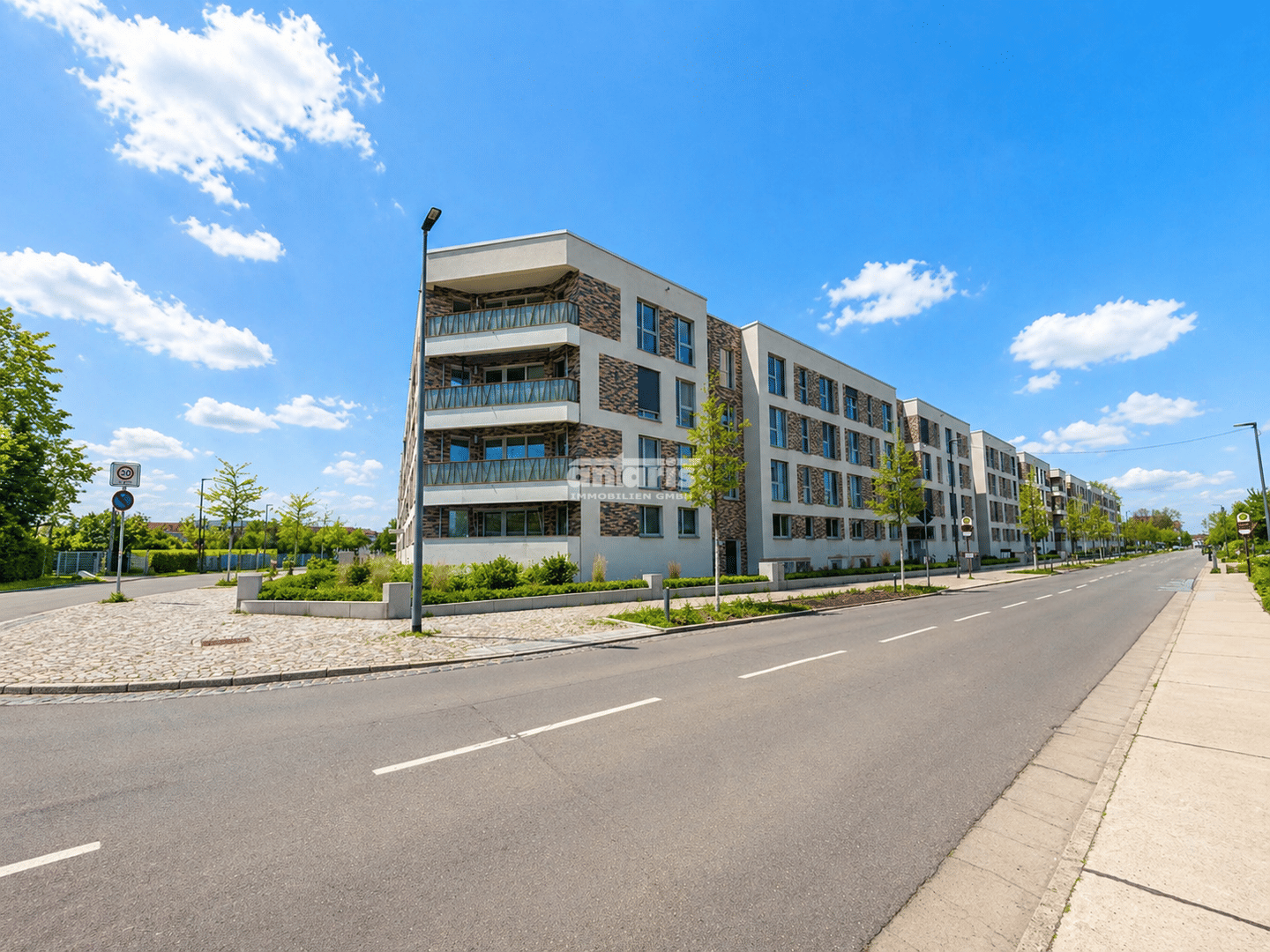 antaris Immobilien GmbH **Moderne 4-Raum-Wohnung mit Terrasse und zwei Bädern**