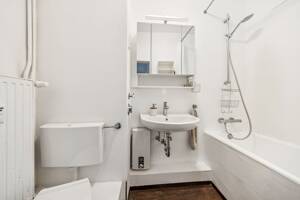 Zwischen Alster und Eilbekkanal: 2 Zimmer mit Balkon ins Grüne – 22089 Hamburg – Vorschaubild 9